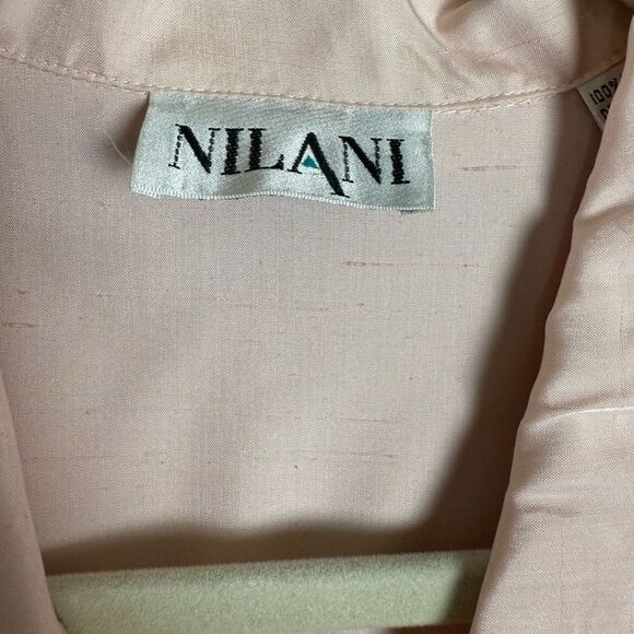 Vintage Nilani Blouse Top Women's Size 10 Peach 100% Polyester Pleated Collared - Picture 2 of 7